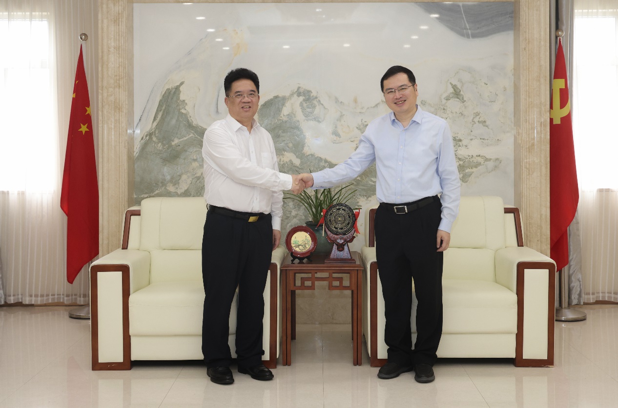 1.jpg 英国上市公司365