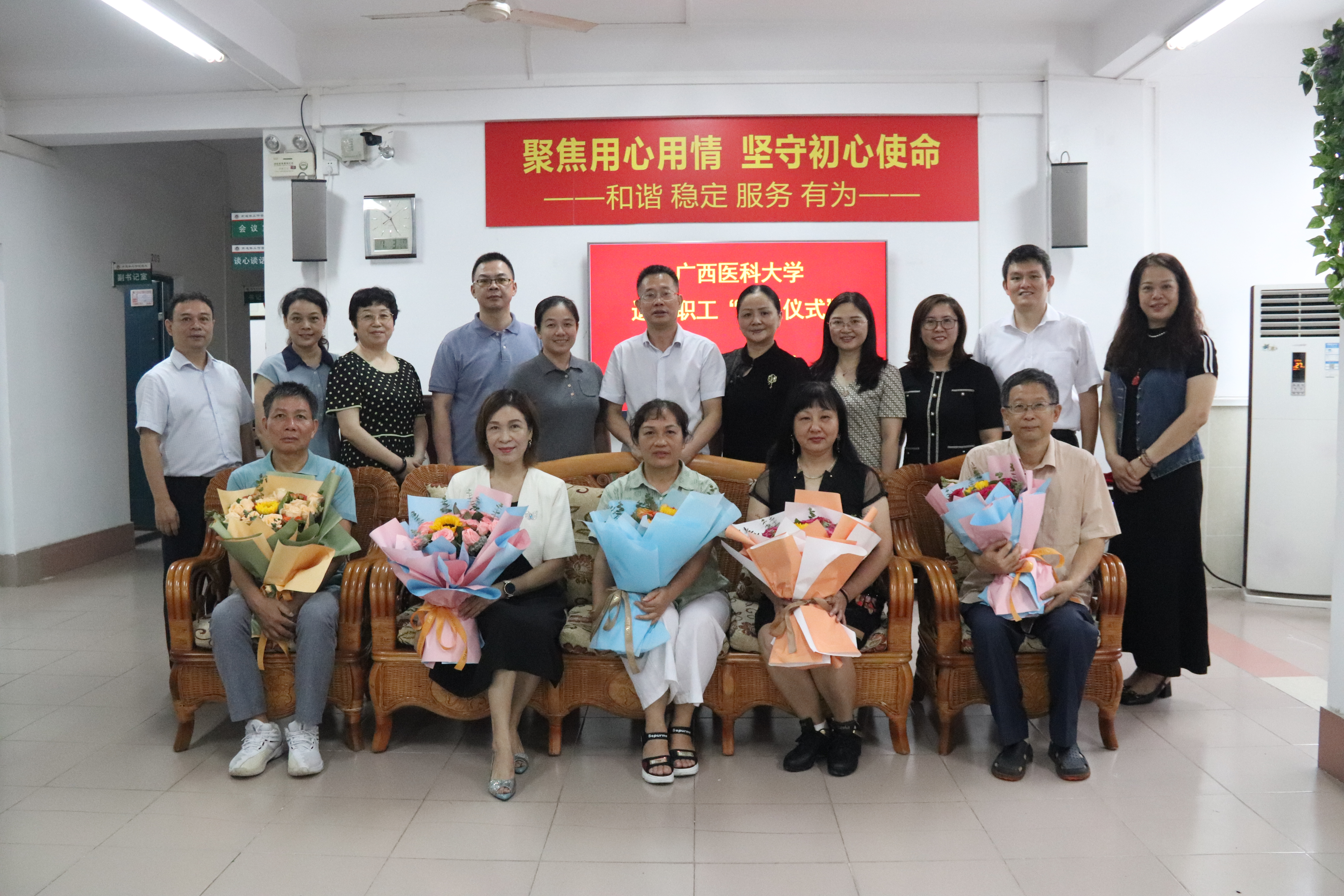 1.jpg 英国上市公司365