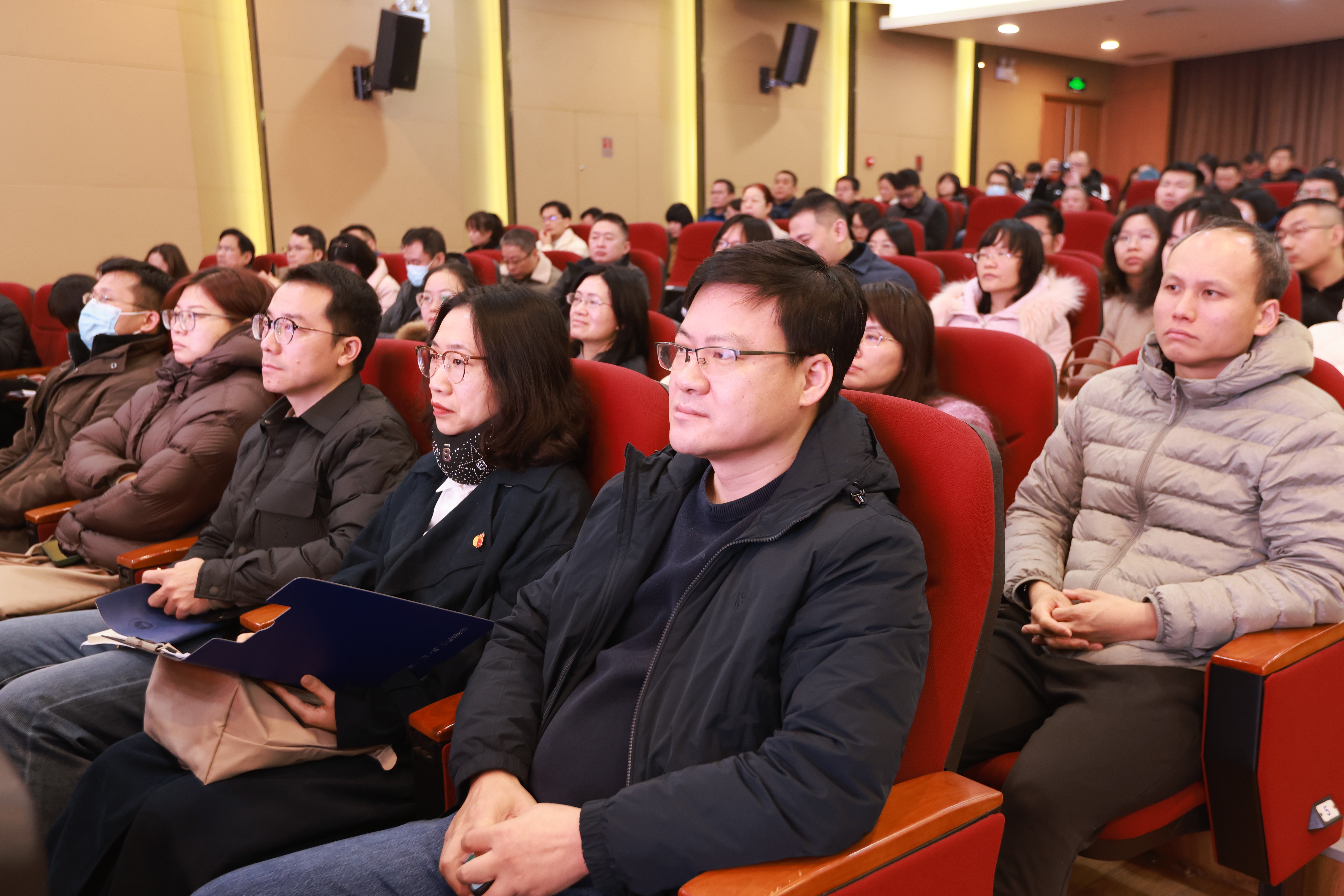 5.jpg 英国上市公司365